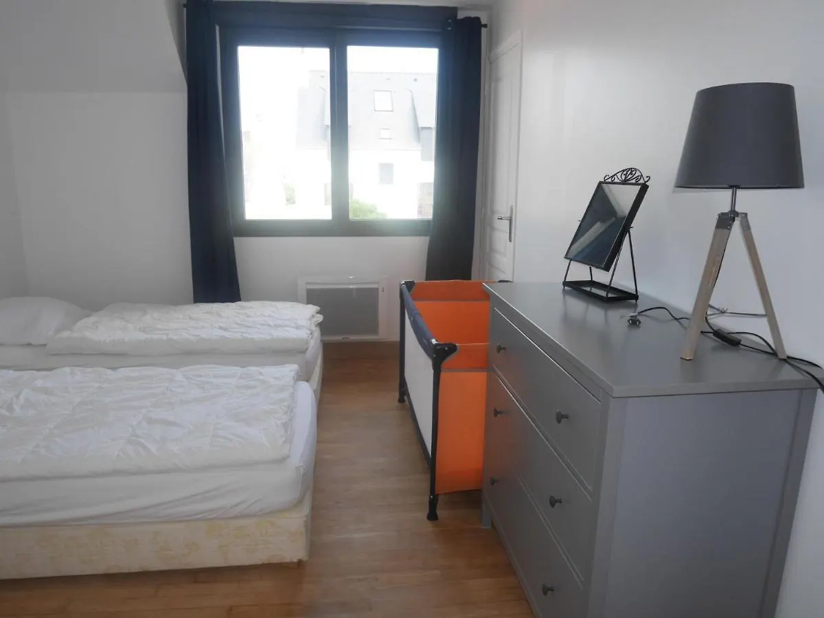 Beachfront Holiday Home, Penmarch-St Guenole 0*, Penmarc'h