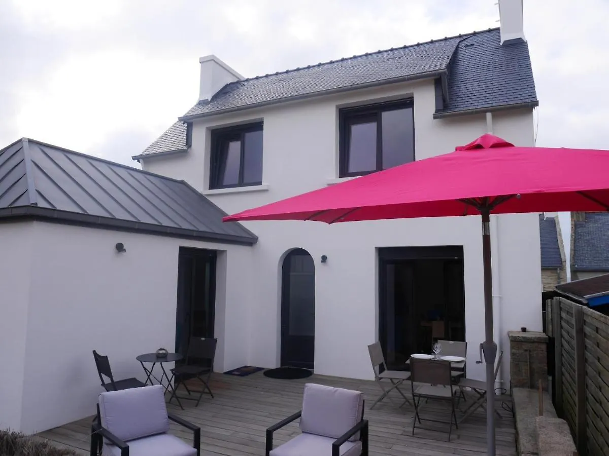 Beachfront Holiday Home, Penmarch-St Guenole contacts